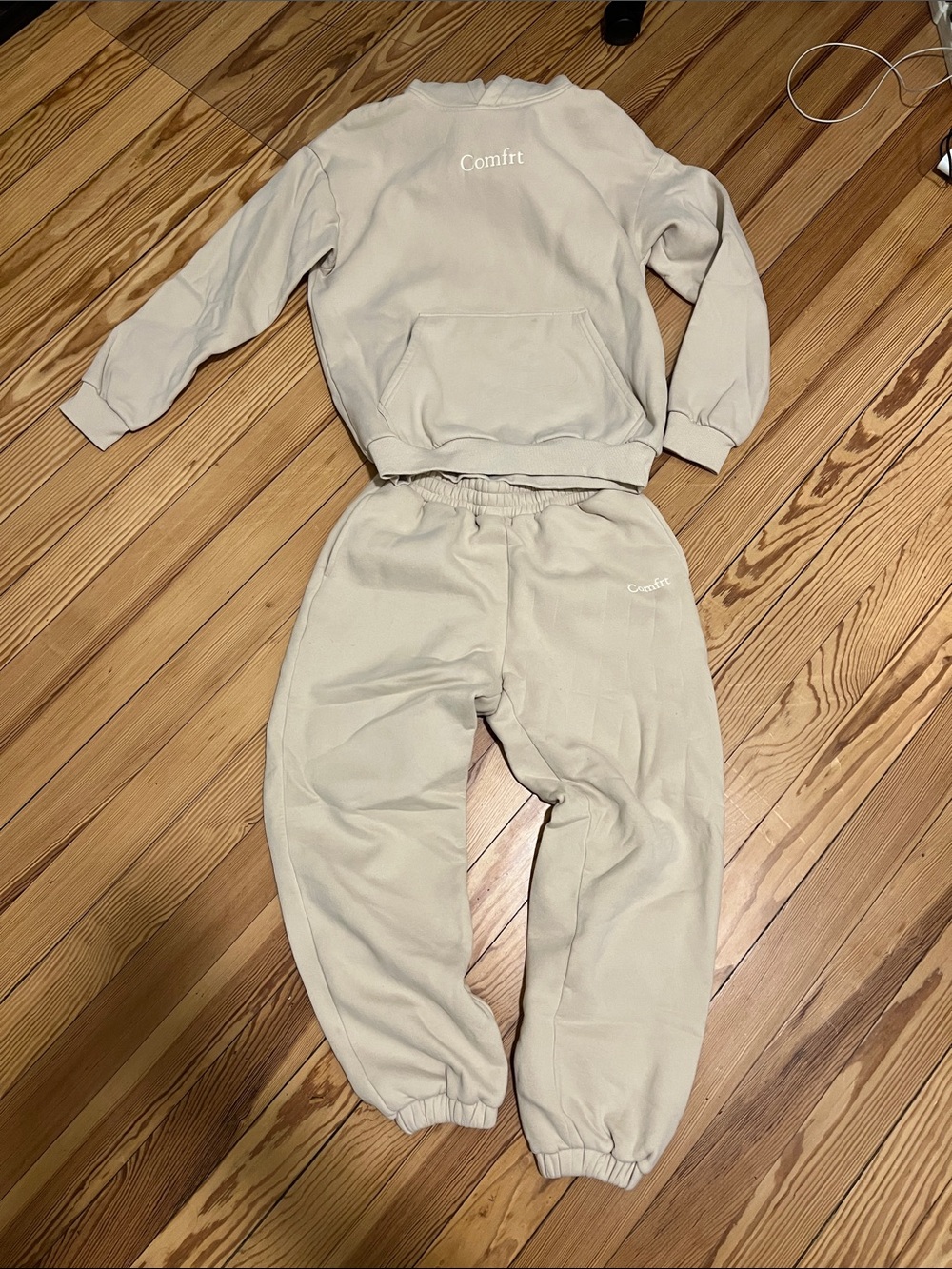 Comfrt Women's Beige Jogger Sweat Set